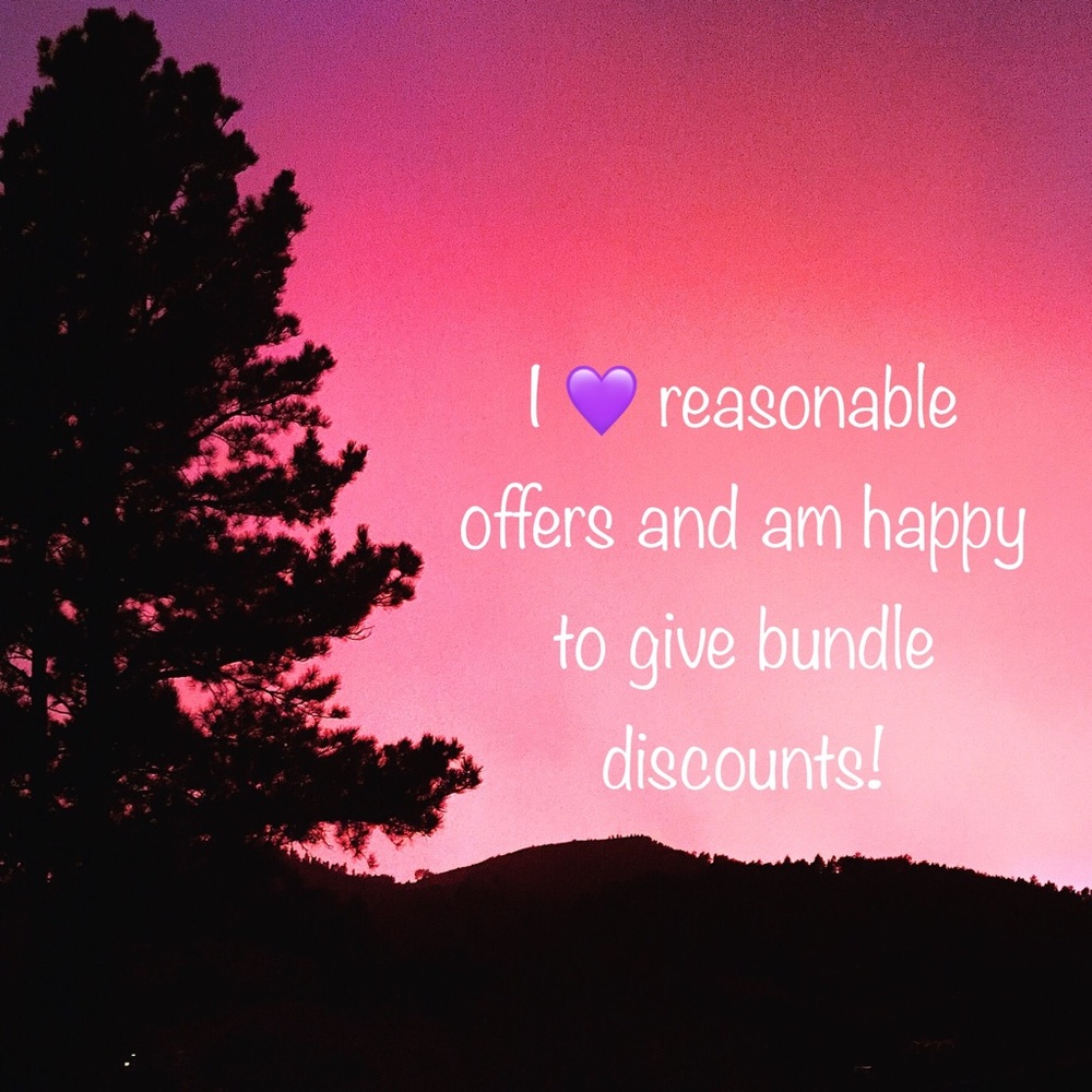 I 💜 bundles and reasonable offers!